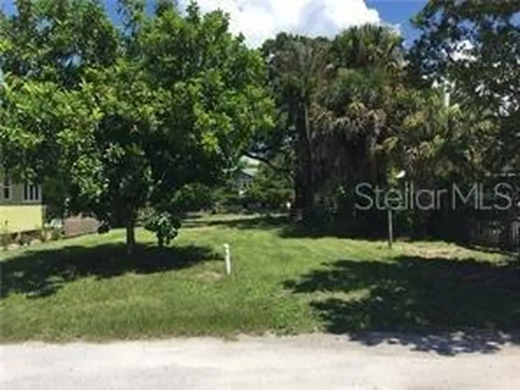 1638 Devonshire Lane Sarasota FL 34236