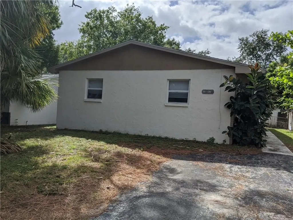474 89th Avenue N St Petersburg FL 33702