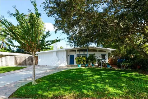 2831 Bay Street Sarasota FL 34237