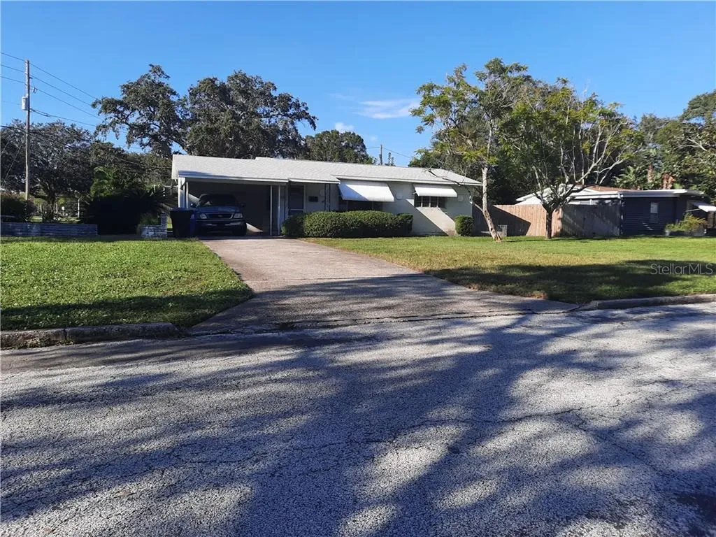 455 Merydith Way S St Petersburg FL 33707