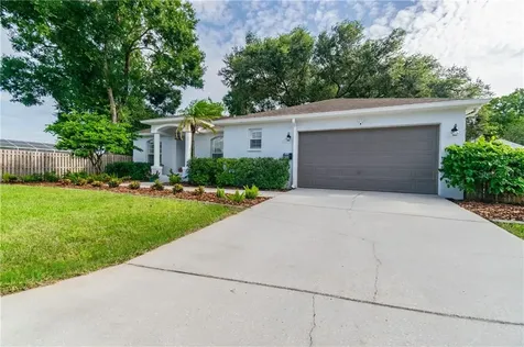 136 70th Avenue N St Petersburg FL 33702