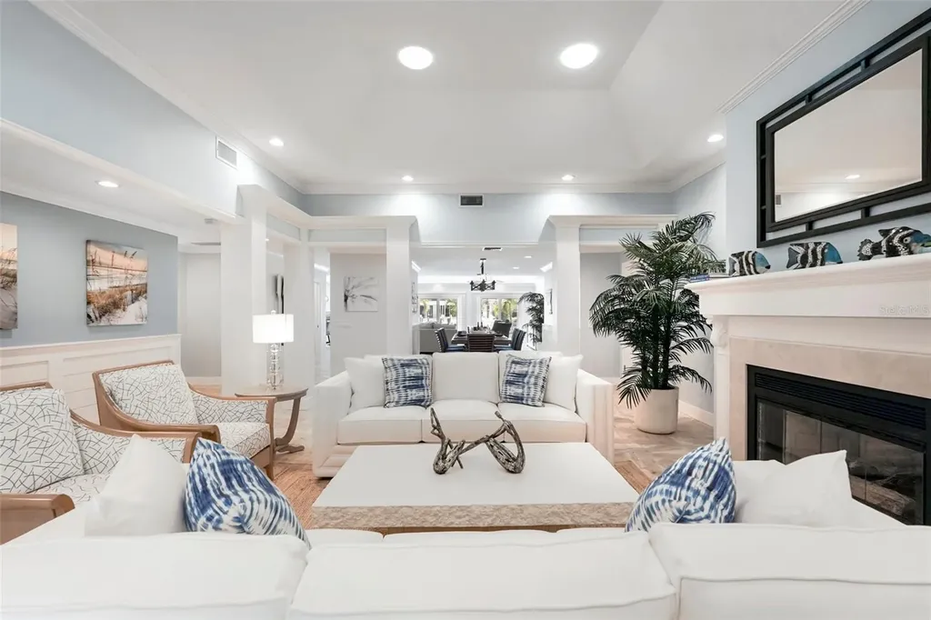 85 S Polk Drive Sarasota FL 34236