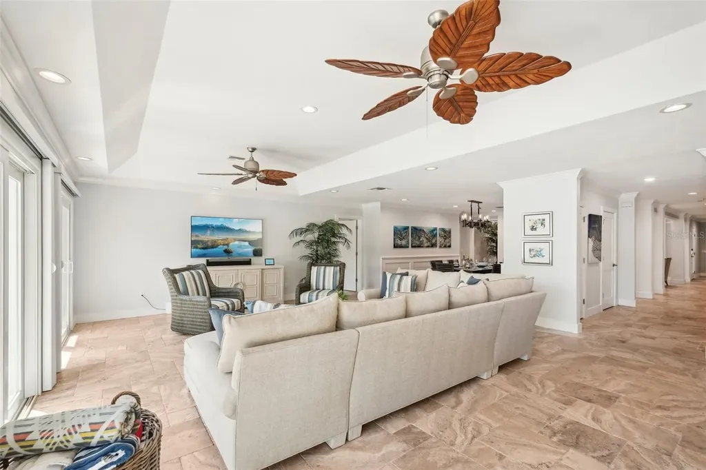 85 S Polk Drive Sarasota FL 34236