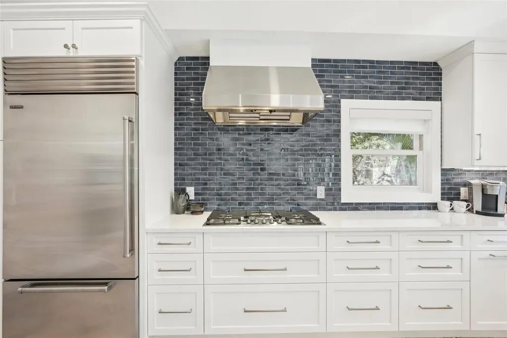 85 S Polk Drive Sarasota FL 34236