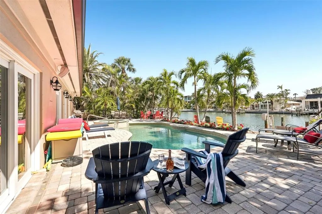 85 S Polk Drive Sarasota FL 34236