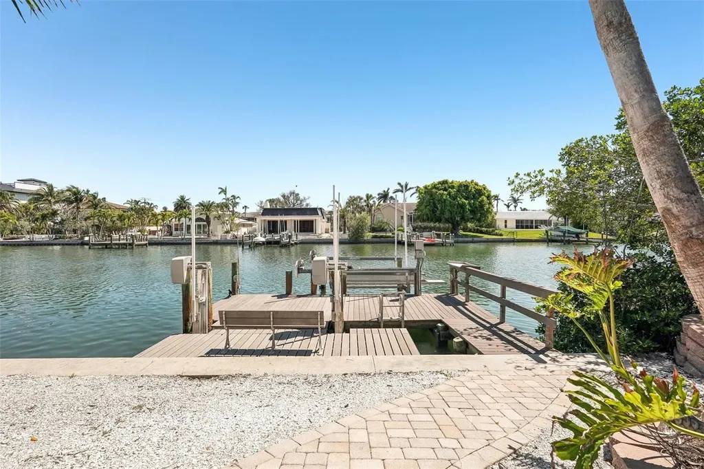 85 S Polk Drive Sarasota FL 34236