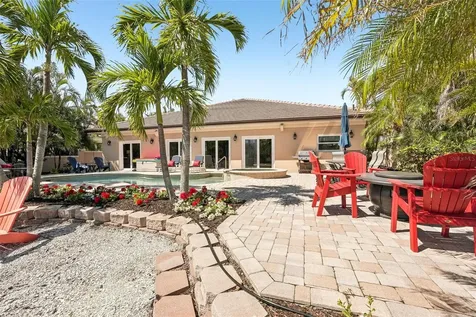 85 S Polk Drive Sarasota FL 34236