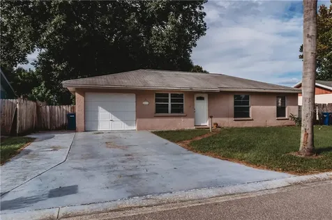 6611 2nd Avenue NE Bradenton FL 34208