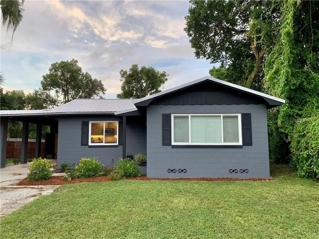 1115 W Howry Avenue Deland FL 32720