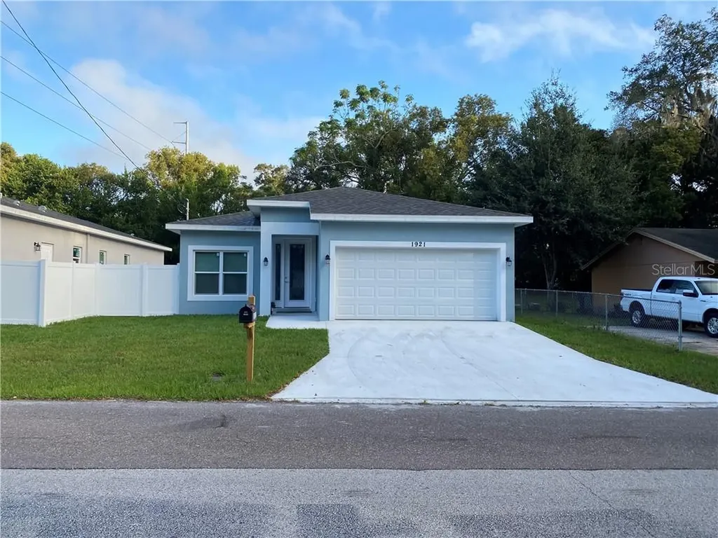 1921 W Skagway Avenue Tampa FL 33604