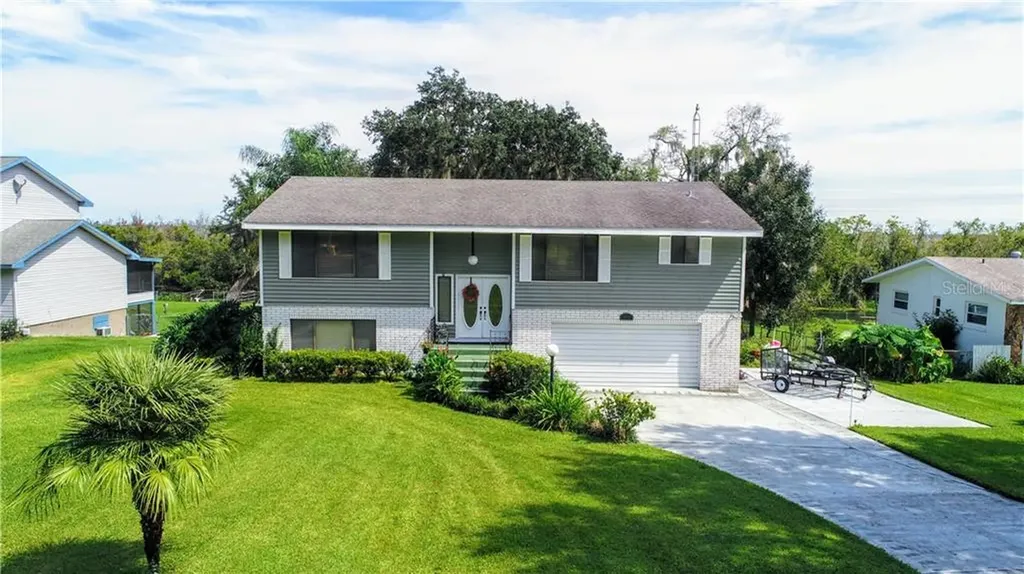 38840 Ella Drive Lady Lake FL 32159