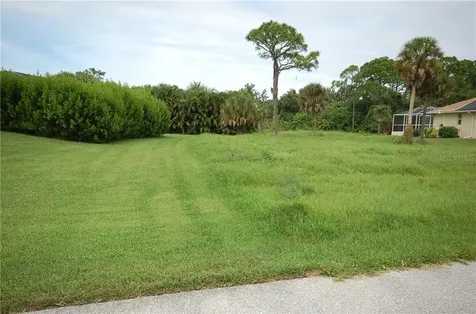 4 Long Meadow Road Rotonda West FL 33947