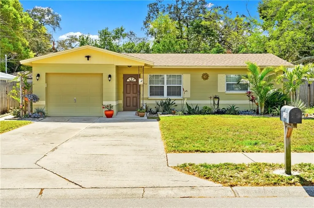 6210 51st Avenue N St Petersburg FL 33709