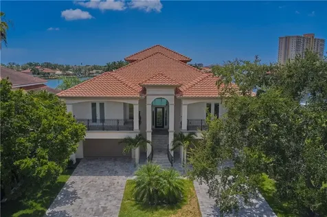 9 Bayfront Court S St Petersburg FL 33711