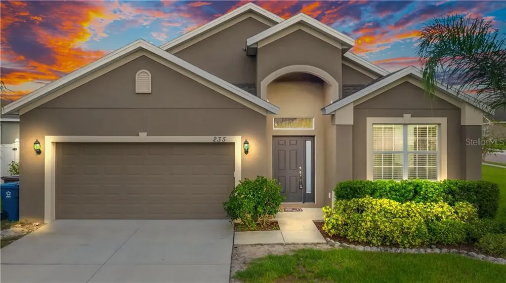 235 Highland Meadows Avenue Davenport FL 33837