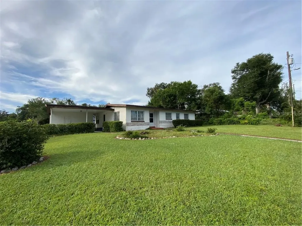 500 W Hogle Avenue Deland FL 32720