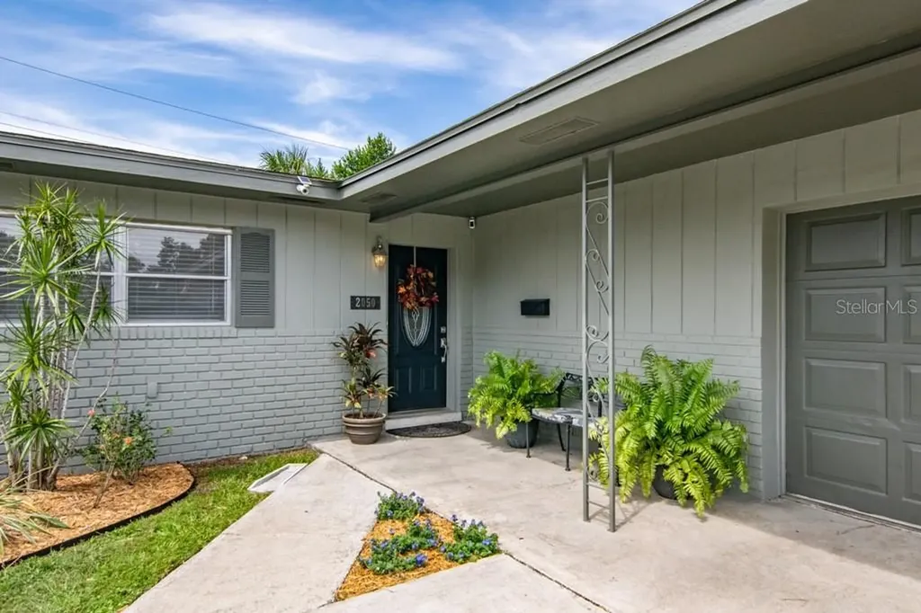 2050 60th Way N St Petersburg FL 33710
