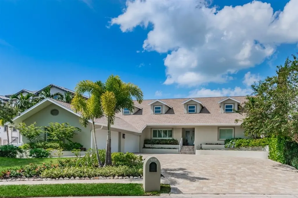 2801 Seabreeze Drive S Gulfport FL 33707