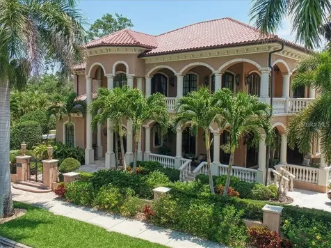 125 Lamara Way NE St Petersburg FL 33704