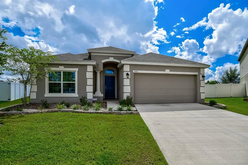 4742 Lindever Lane Palmetto FL 34221