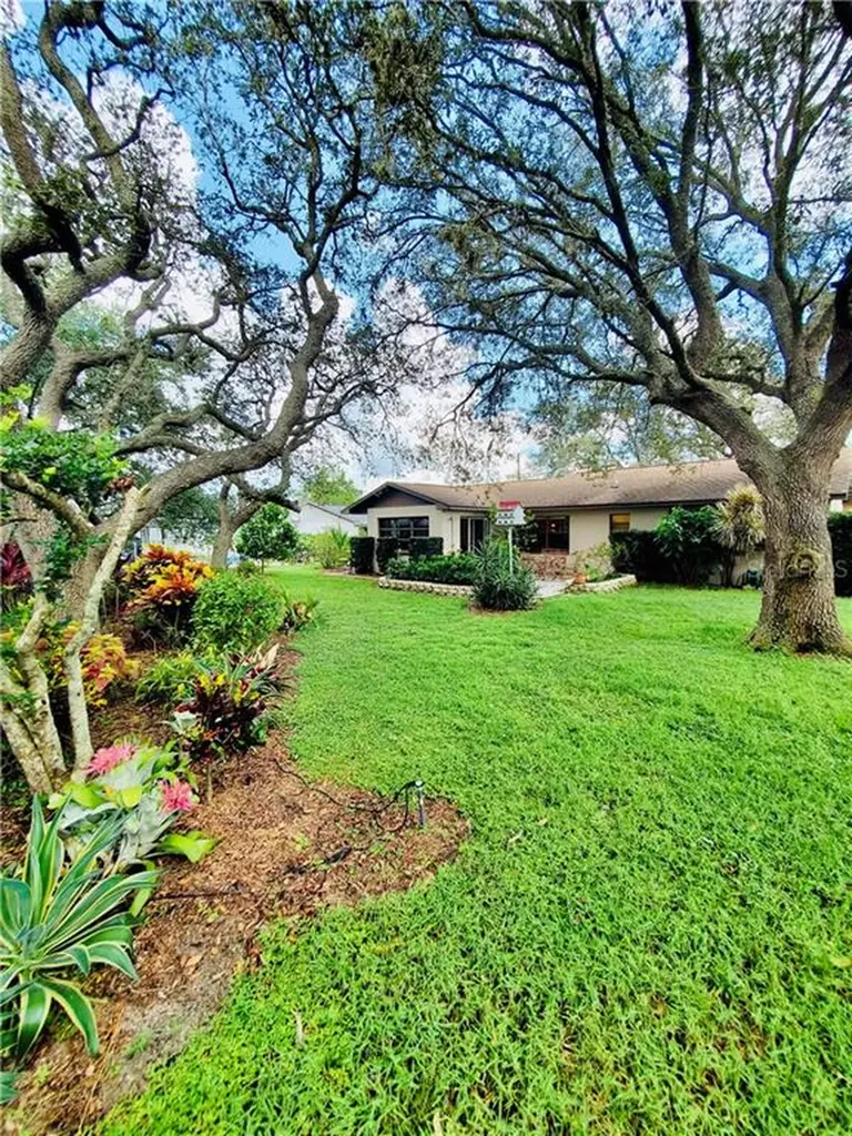 17 N Rosewood Avenue Avon Park FL 33825