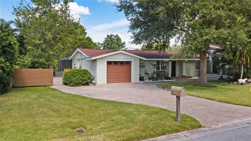 1705 Shoreland Drive Sarasota FL 34239
