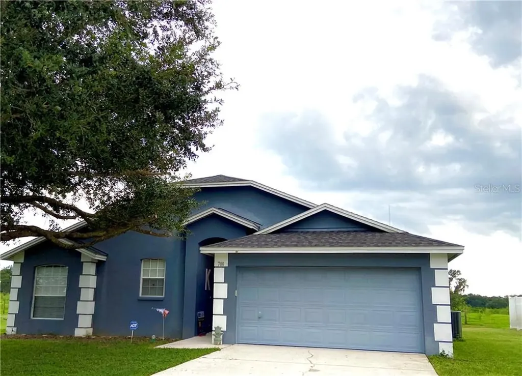 700 Berkley Pointe Drive Auburndale FL 33823