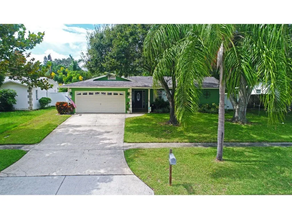 9040 Briarwood Drive Seminole FL 33772
