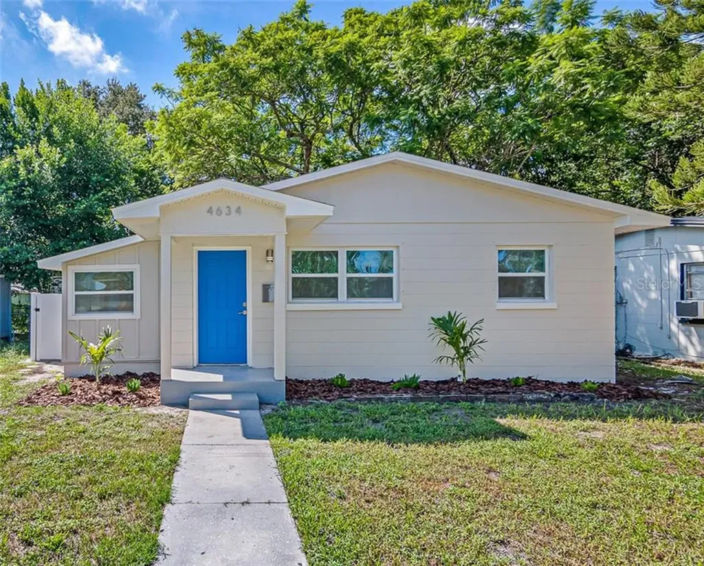 4634 9th Avenue S St Petersburg FL 33711