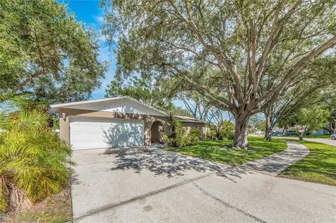 8446 King Street Seminole FL 33772