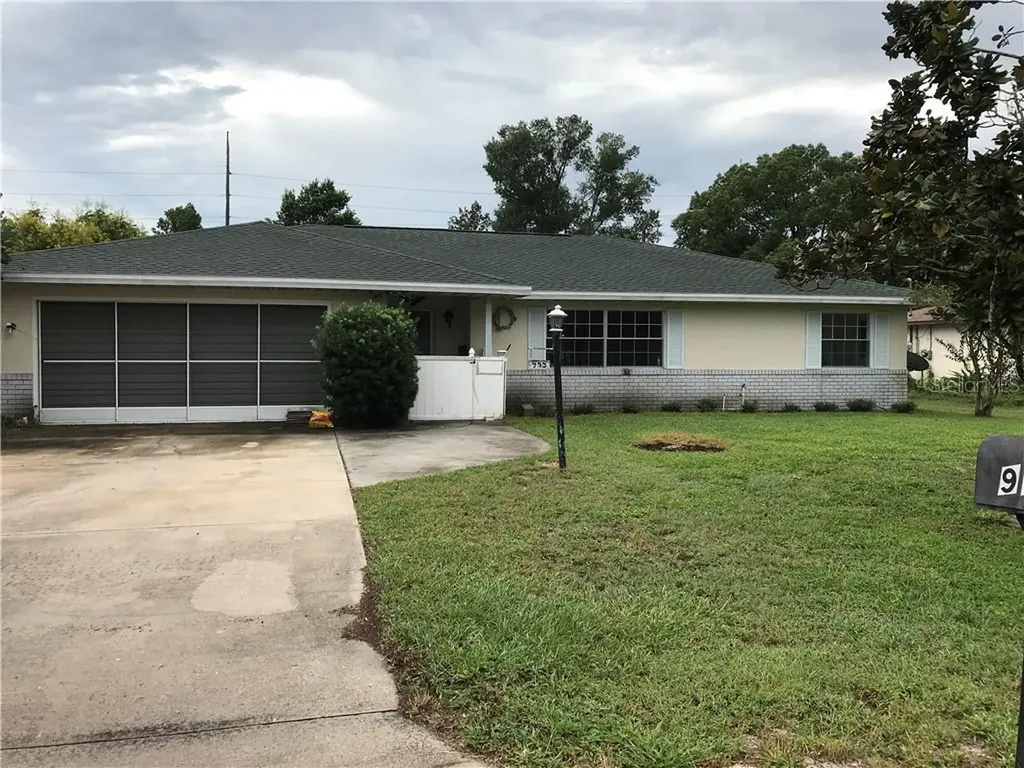955 Mckenny Avenue Deltona FL 32725