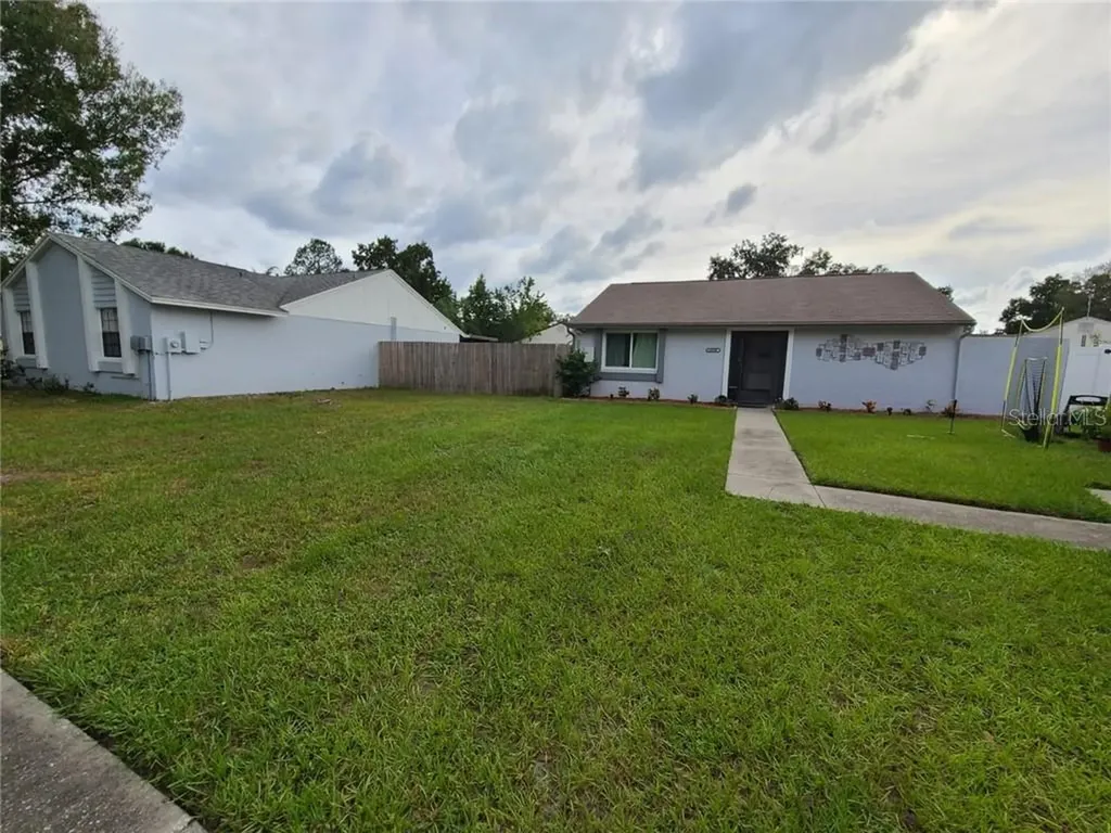 16050 Grass Lake Drive Tampa FL 33618