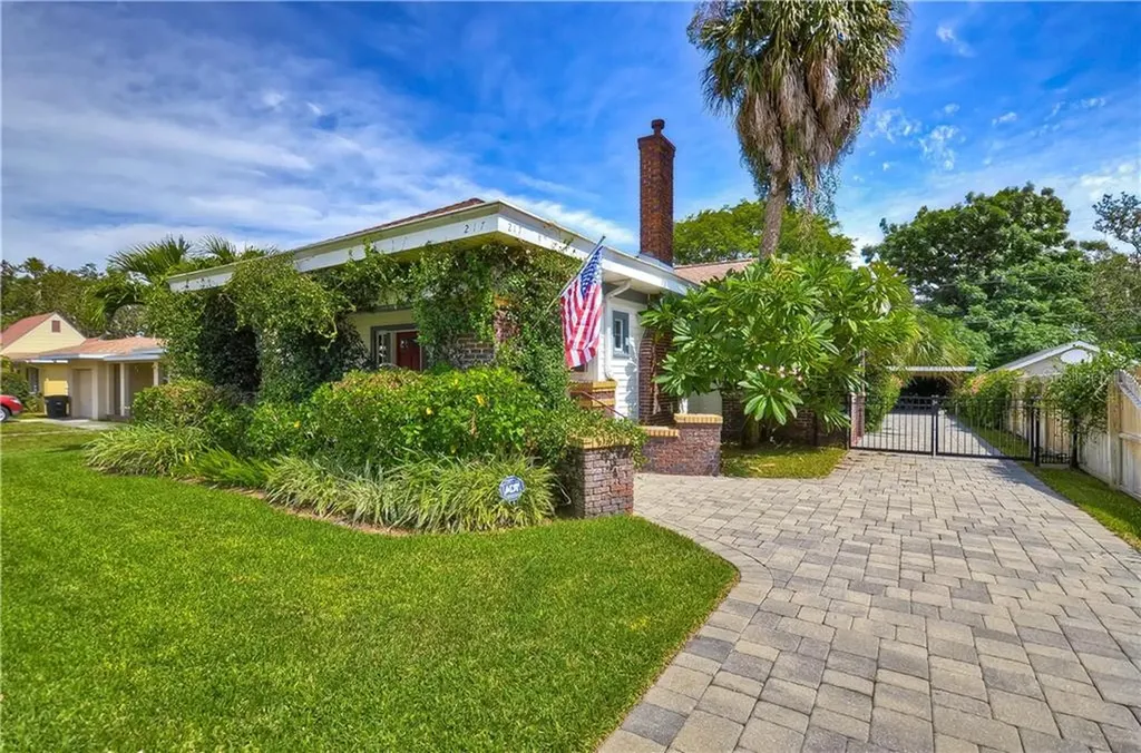 217 N Lincoln Avenue Clearwater FL 33755