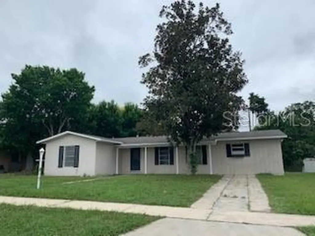 686 Hager Street Deltona FL 32725