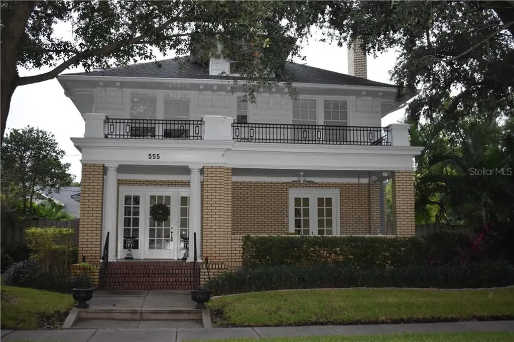 555 17th Avenue NE St Petersburg FL 33704