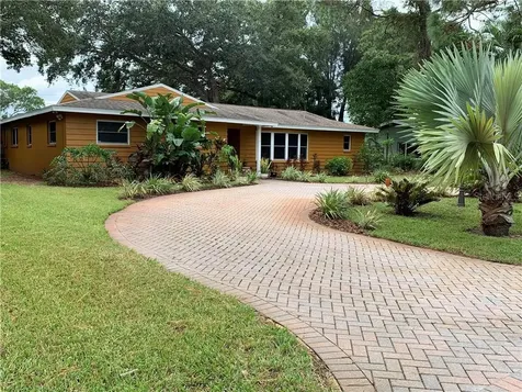 212 Palm Lane N St Petersburg FL 33710