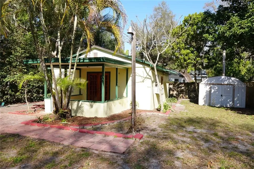 4645 39th Avenue N St Petersburg FL 33714