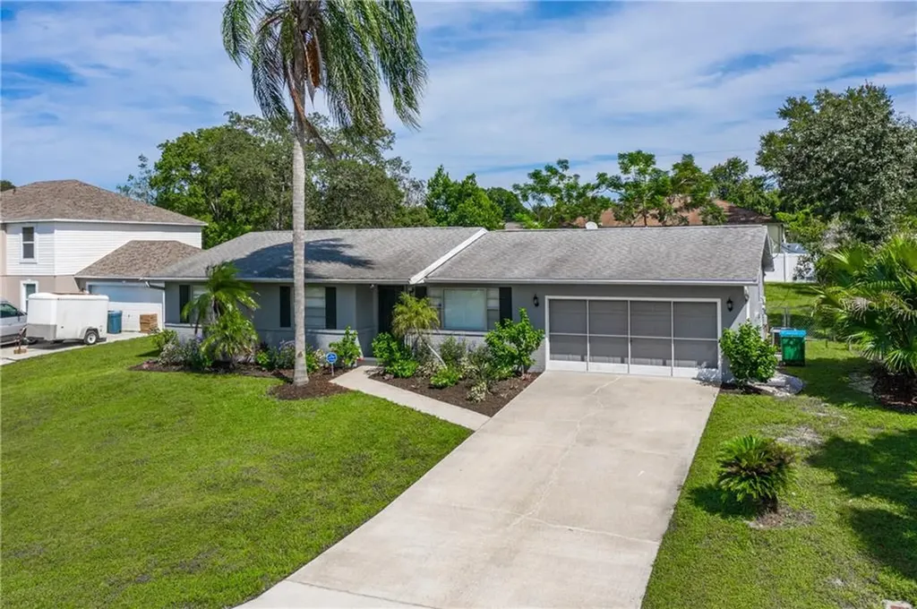1581 W Finland Drive Deltona FL 32725