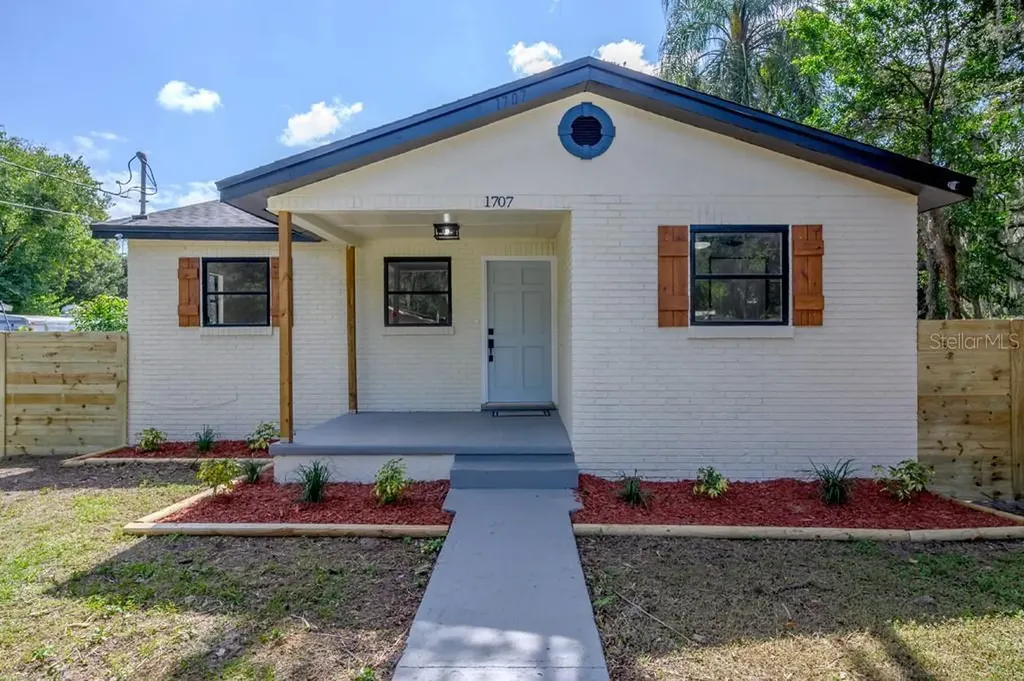 1707 E Cayuga Street Tampa FL 33610