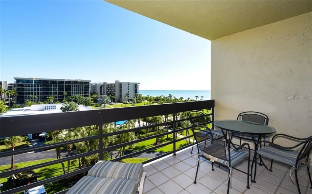 1125 Gulf Of Mexico Drive Longboat Key FL 34228