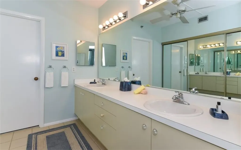 1125 Gulf Of Mexico Drive Longboat Key FL 34228
