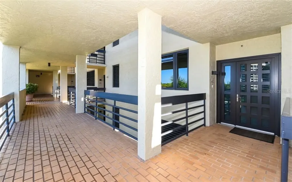 1125 Gulf Of Mexico Drive Longboat Key FL 34228