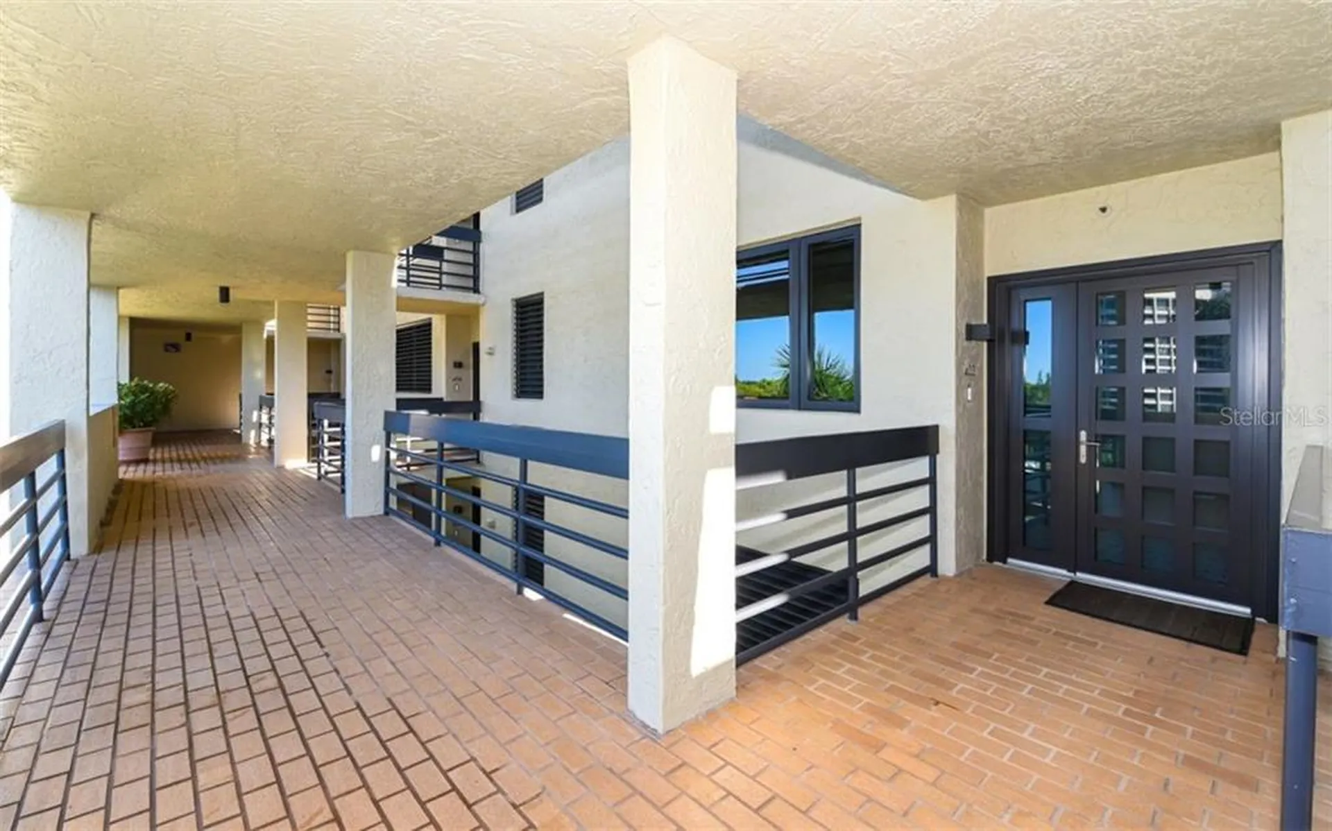 1125 Gulf Of Mexico Drive Longboat Key FL 34228