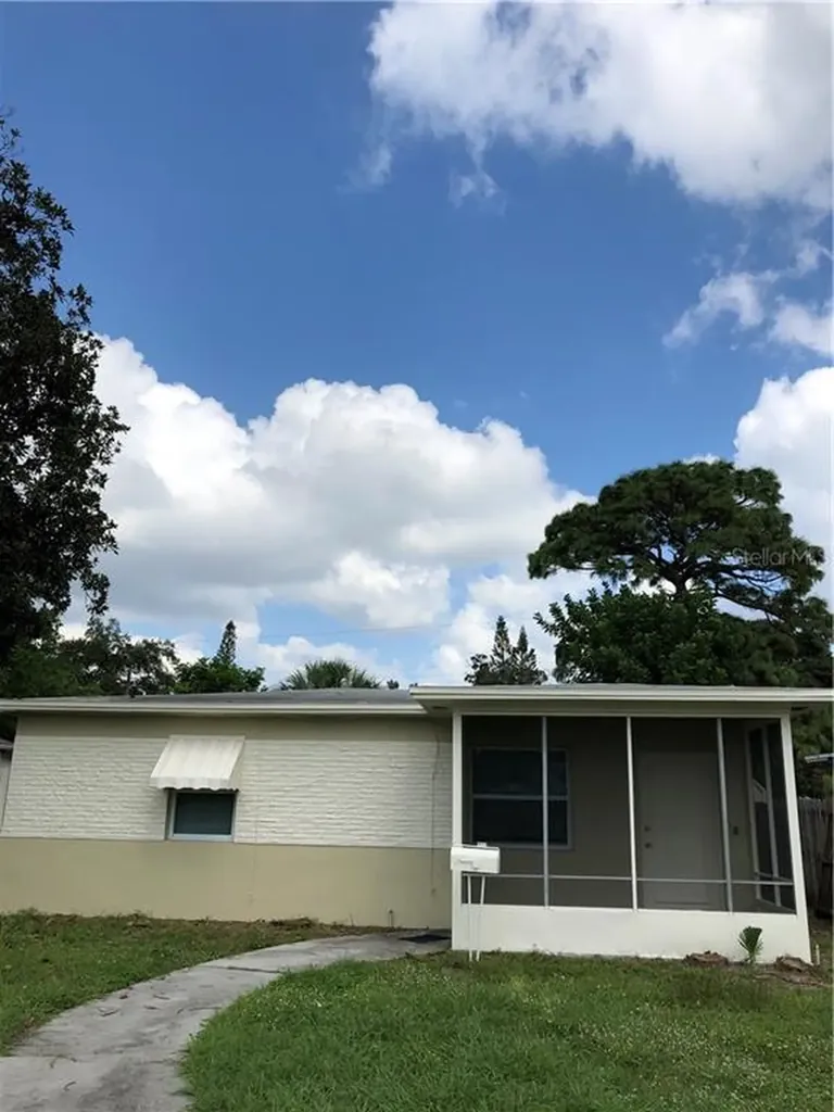 2881 36th Avenue N St Petersburg FL 33713