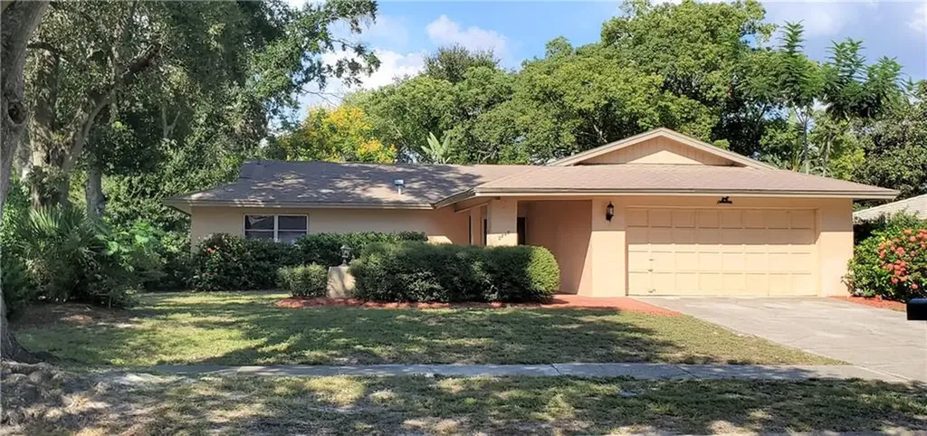 2848 Quail Hollow Road W Clearwater FL 33761