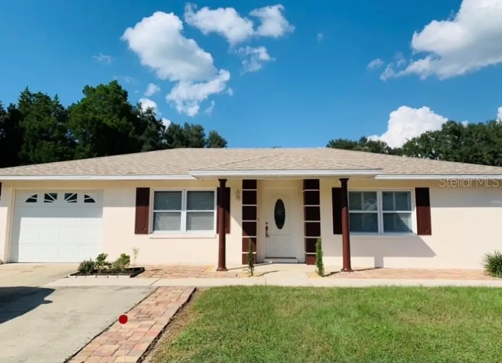 2711 Lakewood Lane Eustis FL 32726