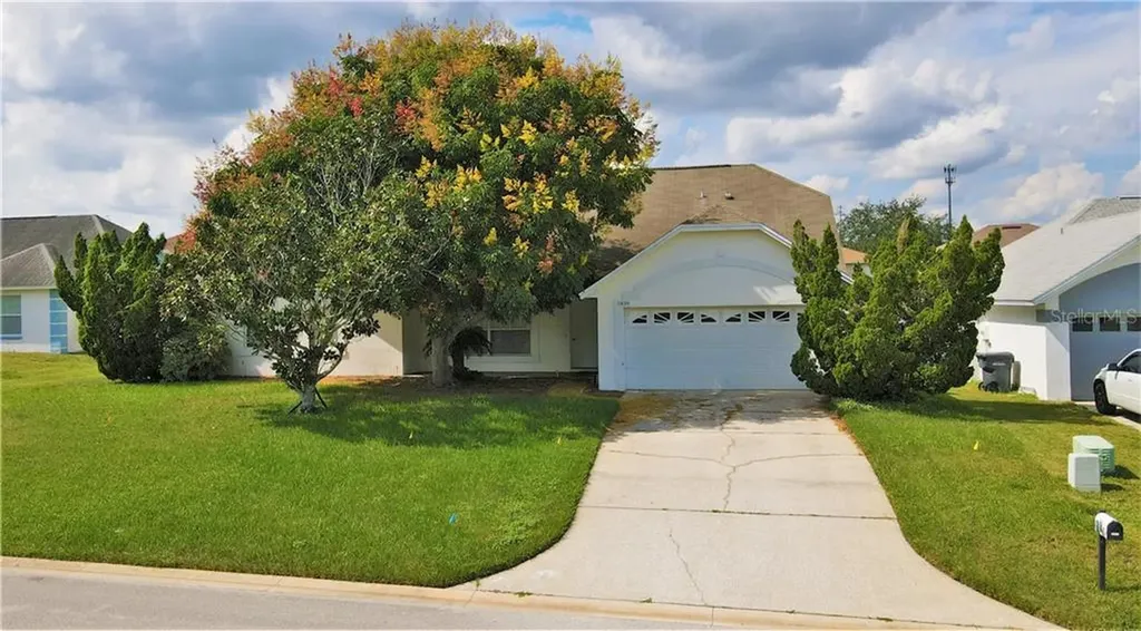5824 Loma Vista Drive W Davenport FL 33896