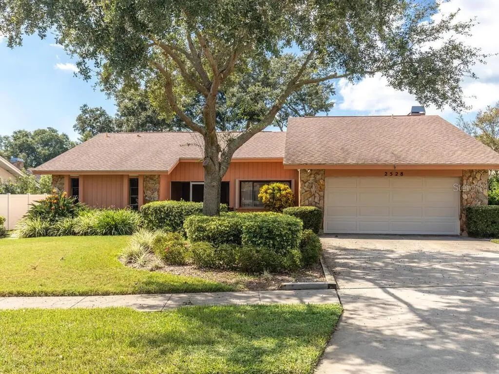 2528 Tradewinds Trail Palm Harbor FL 34683