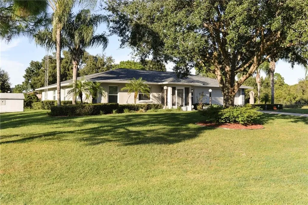 8975 Cypresswood Drive Lake Wales FL 33898