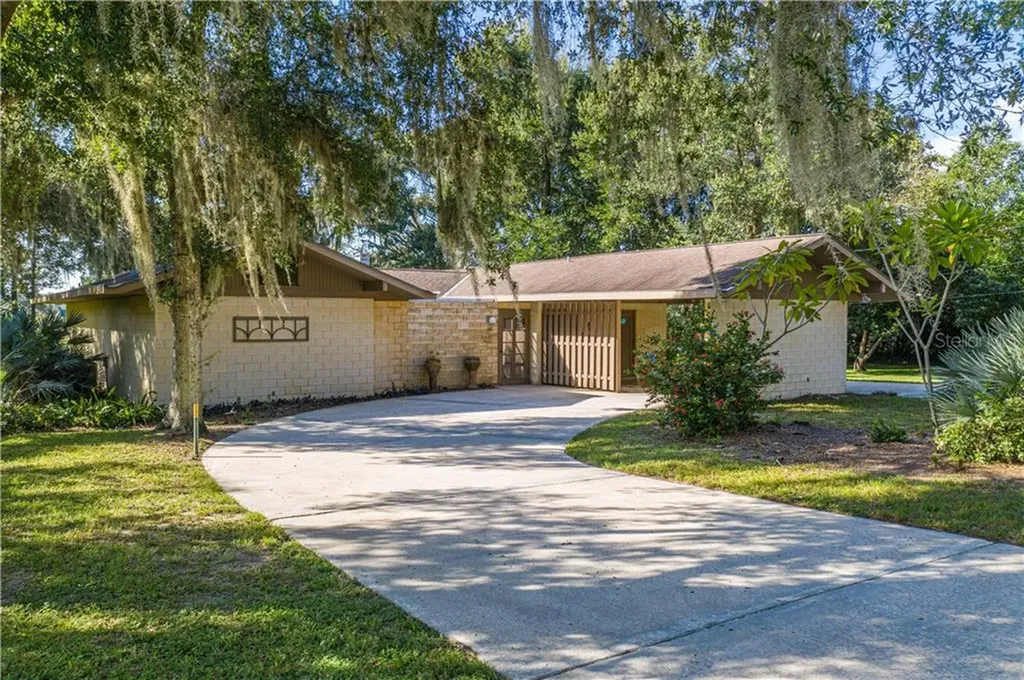 246 Ridge Manor Drive Lake Wales FL 33853